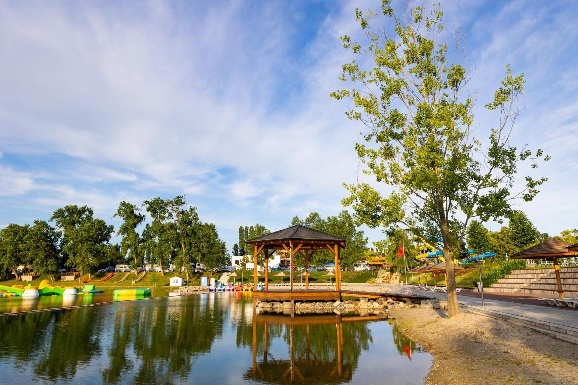 Hotel Thermalpark Dunajská Streda Exteriör bild